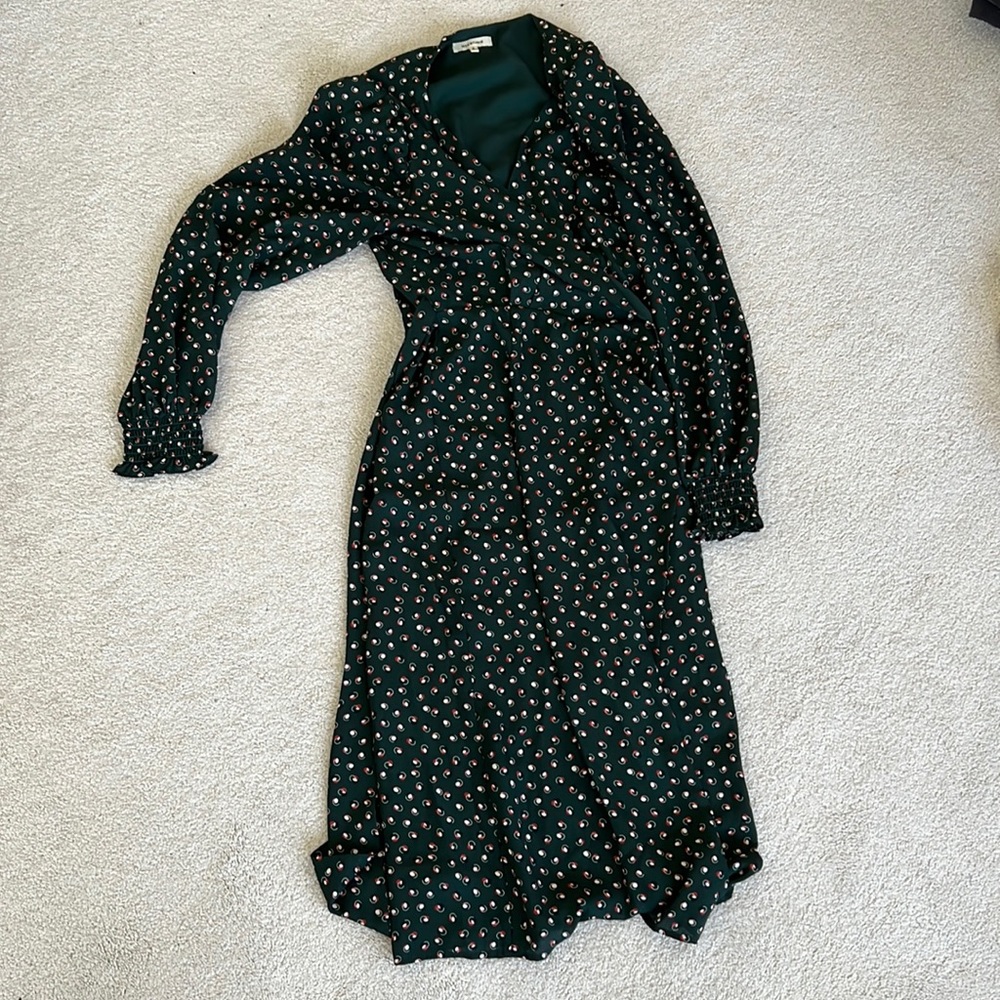 Max studio green size small tie wrap dress.